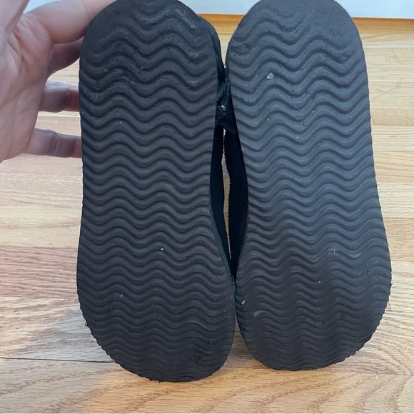 Old Navy black suede faux shearling boots size 8 - Picture 6 of 7